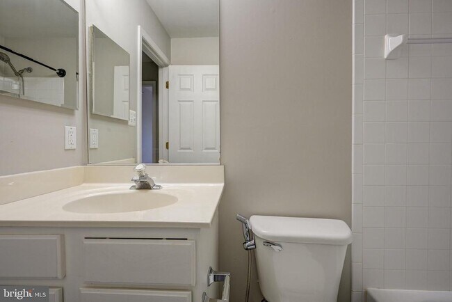 Building Photo - 4624 Kings Mill Way