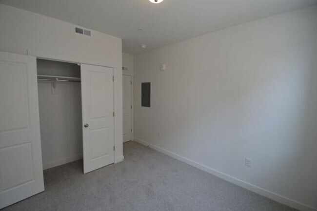 Building Photo - 8373 Iris Lumi Ln