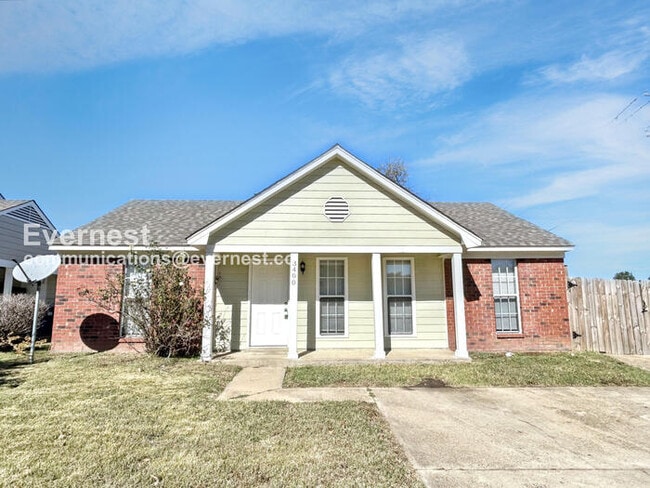 Primary Photo - 3400 Laurelwood Dr