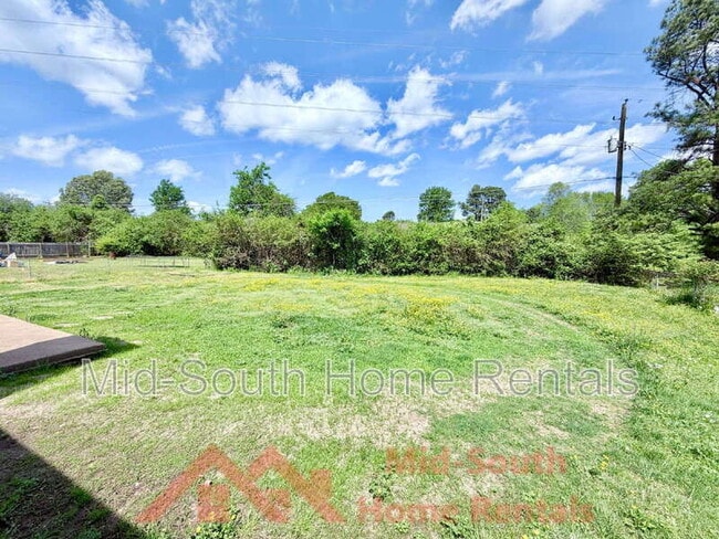 Building Photo - 4900 Walden Glen St