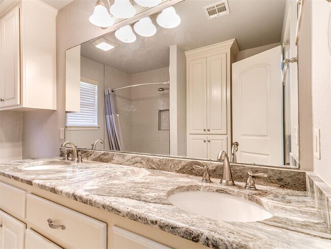 Building Photo - 8401 NW 107th St