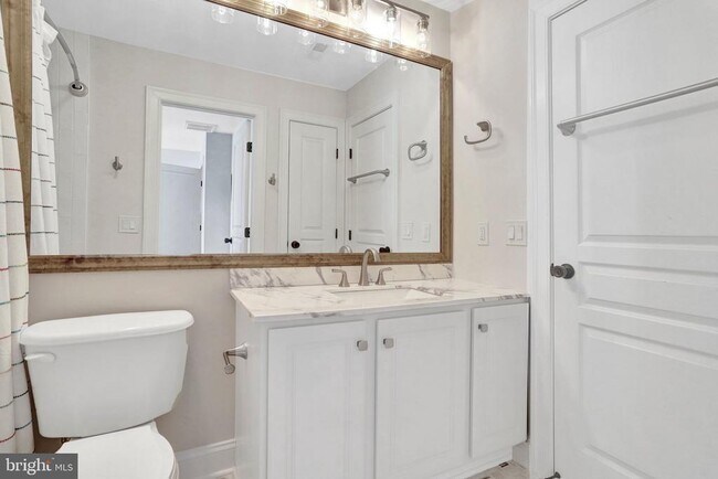 Building Photo - 5231 WINTER VIEW Dr