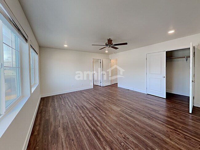 Building Photo - 19311 17th Ave Ct E