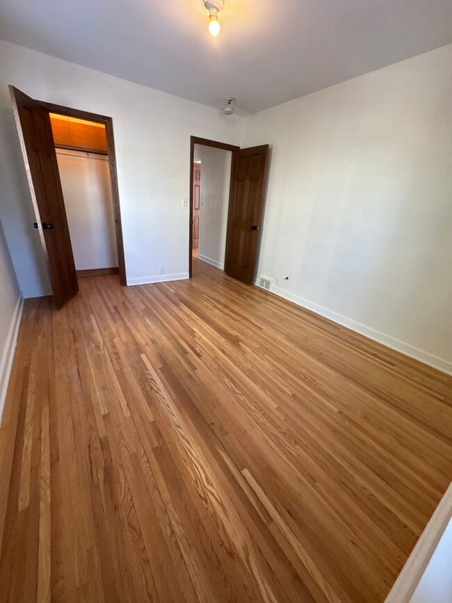 Building Photo - Single Family Home - GREAT Location - High End Finishes