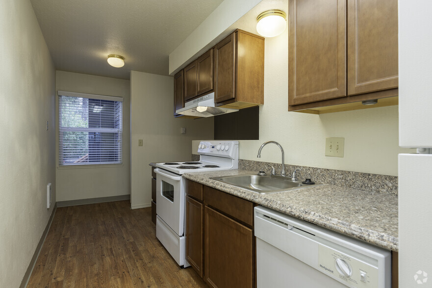 2BR, 1BA - 726SF Kitchen - Raleigh Firs