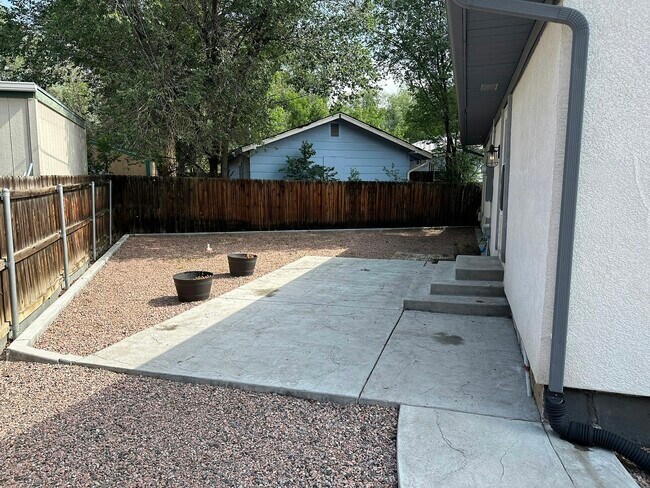 Building Photo - 412 N 18th St