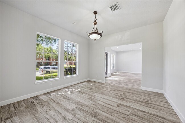 Building Photo - 3214 Trotwood Ln