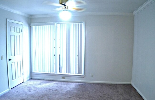 Building Photo - 165 W Rampart Dr