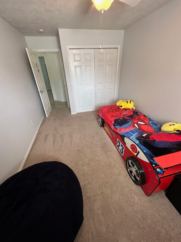 Building Photo - 270 E 15th N St