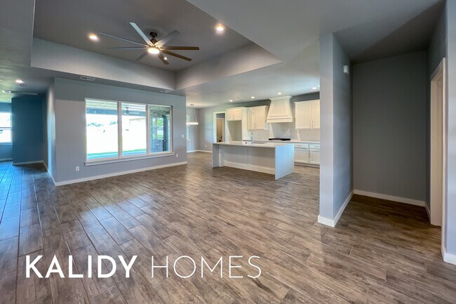 Building Photo - 213 Olde Ml Ct