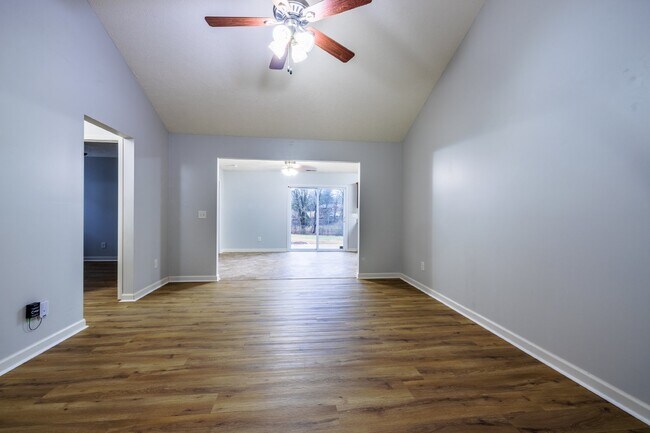 Building Photo - Charming 3 Bed, 2 Bath Home in White House...