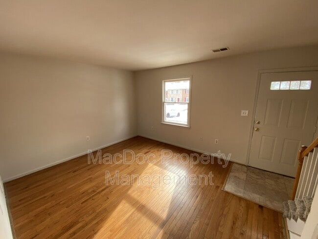 Building Photo - 212 Farrell Ln