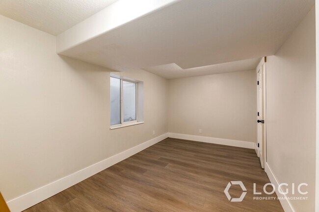 Building Photo - Single Family Home in a Great Location.