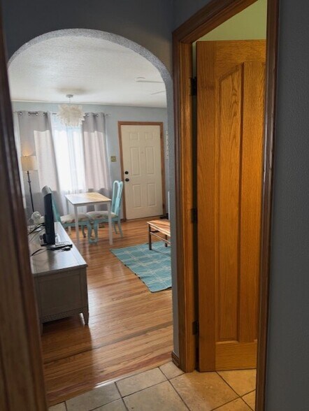 Building Photo - 1808 Grove St