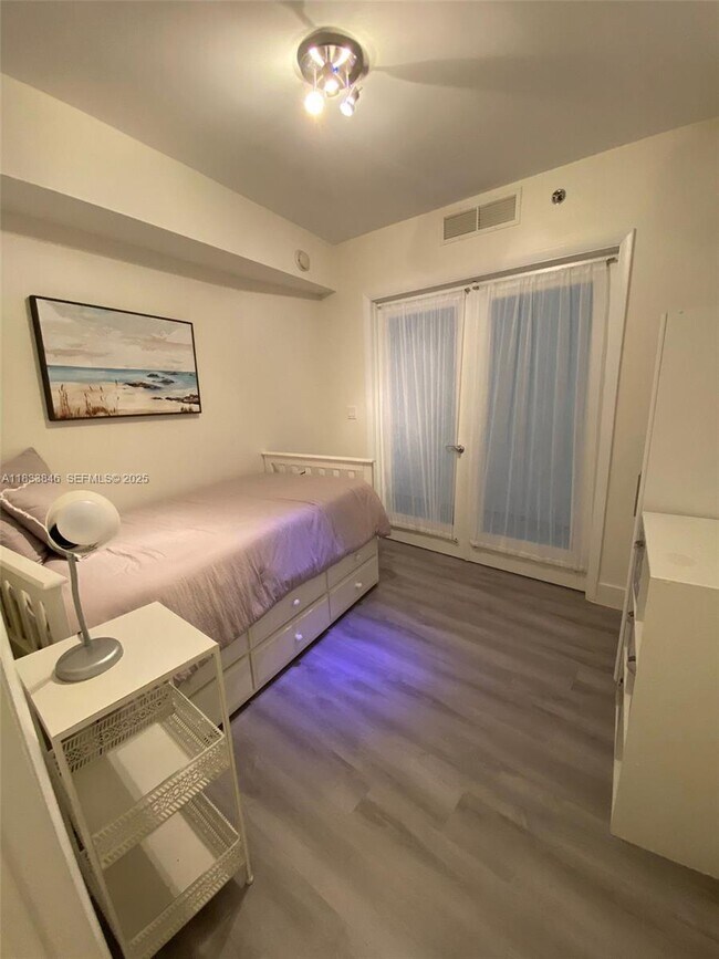 Building Photo - 1850 S Ocean Dr