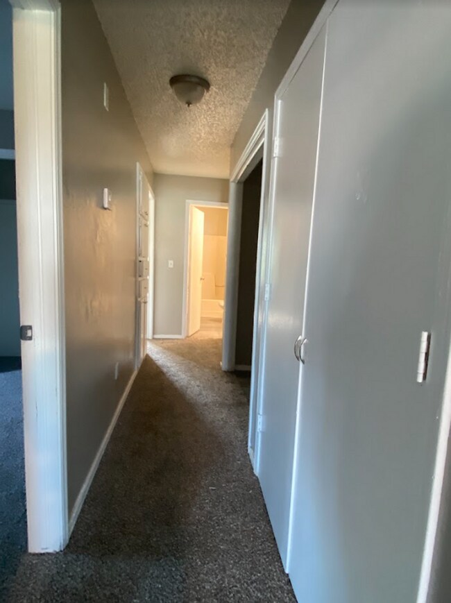 Building Photo - Oklahoma City Duplex