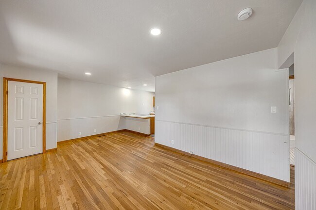 Building Photo - 1350 N 17th St