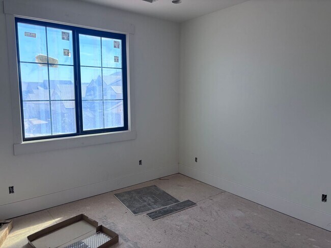 Building Photo - 329 Climber Wharf Ln