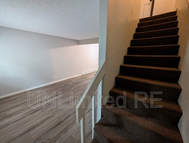 Building Photo - 319 N Park St