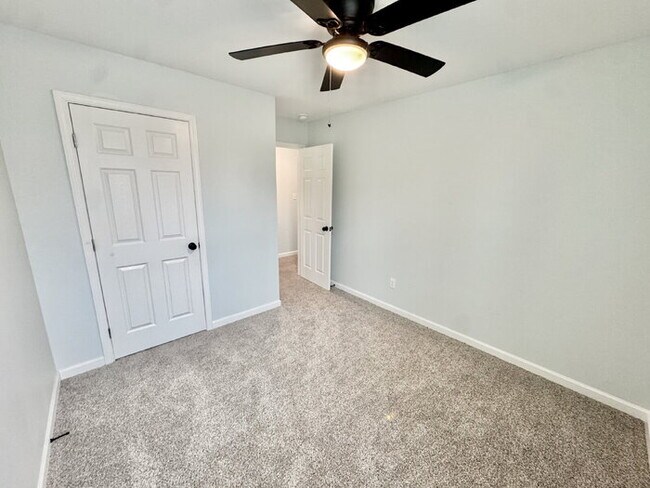 Building Photo - 780 Woodlawn St