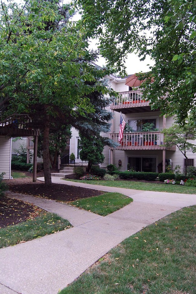 Canterbury Place 2360 Canterbury Rd Westlake OH 44145 Apartment Finder