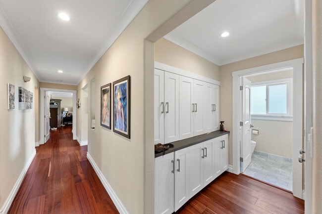 Building Photo - 84 Silverwood Dr