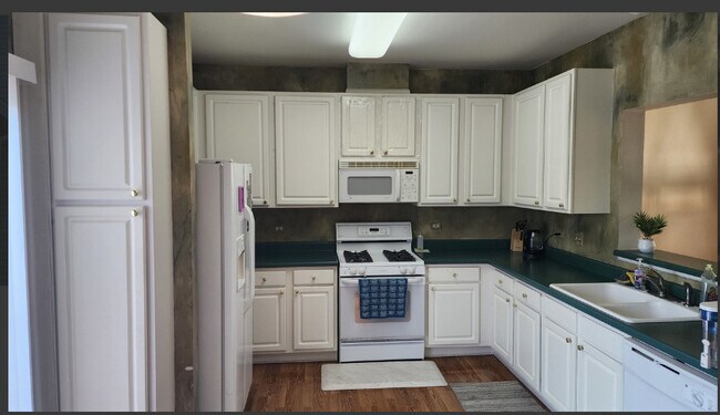 Building Photo - 3421 Ravinia Cir