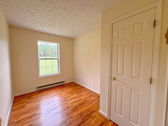 Building Photo - 3Bed/1Bath Home.