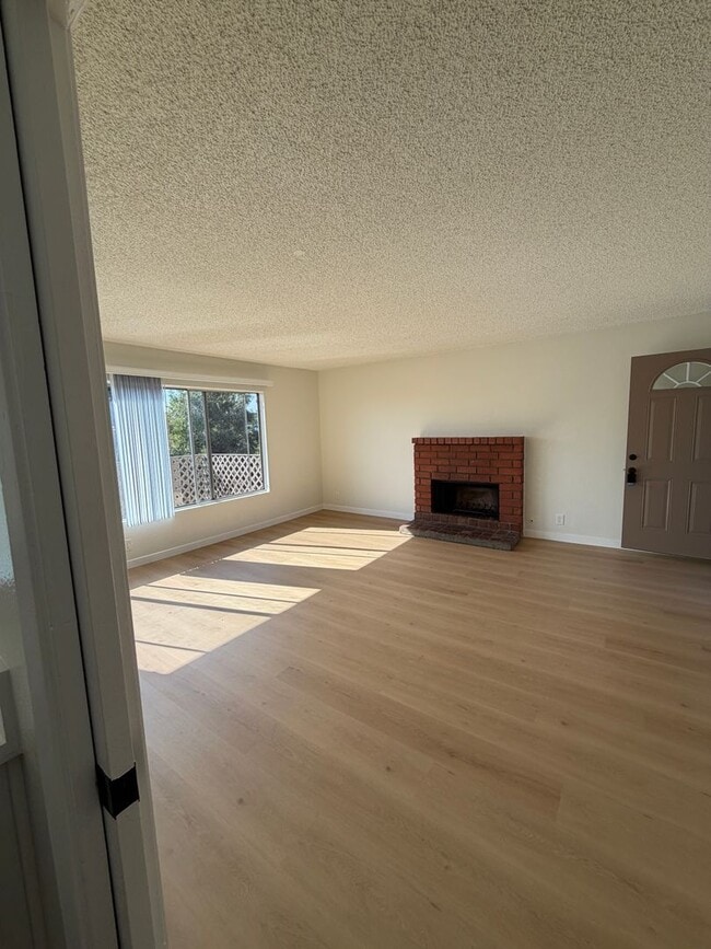 Building Photo - 24802 Sherwood Way
