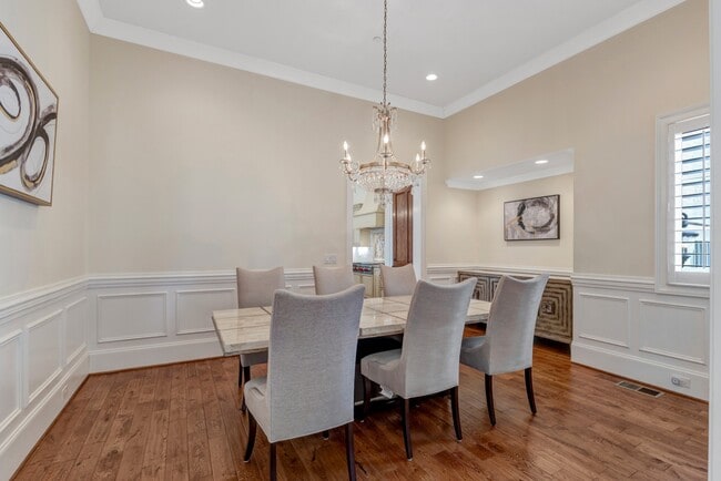 Building Photo - 5014 Mountview Pl