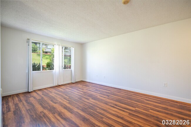 Building Photo - $3,200 / 3br - 974ft2 - Bright and Spacious 3BR/2BA/2PKG Townhome unit in Ku'ulako in Mililani (M...