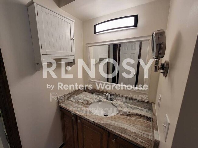 Building Photo - 914 Wildwood Square Ct