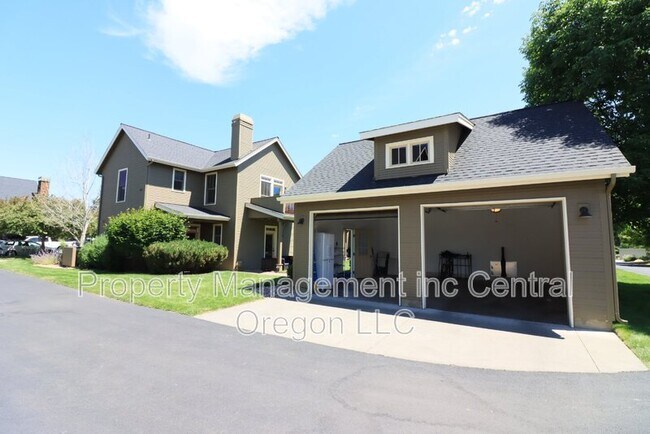 Building Photo - 577 W Jefferson Ave