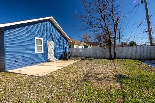 Building Photo - Midtown Charm!  Updated 3BR/2BA house
