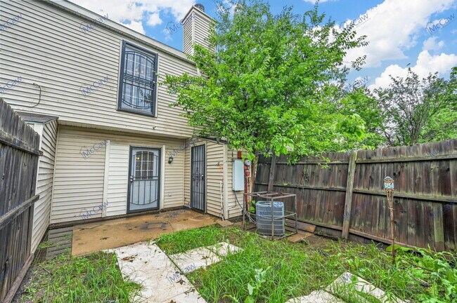 Building Photo - 9463 Olde Towne Row