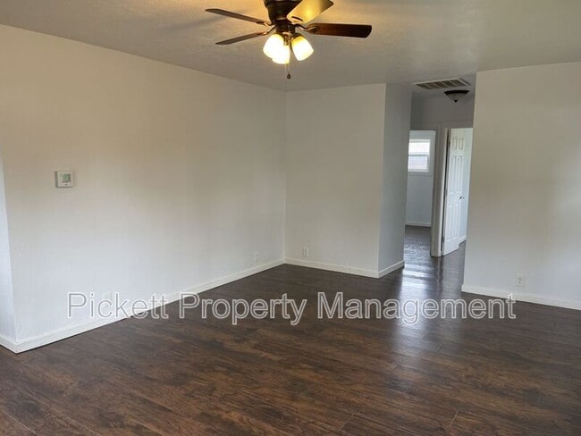 Building Photo - 2139 11th St
