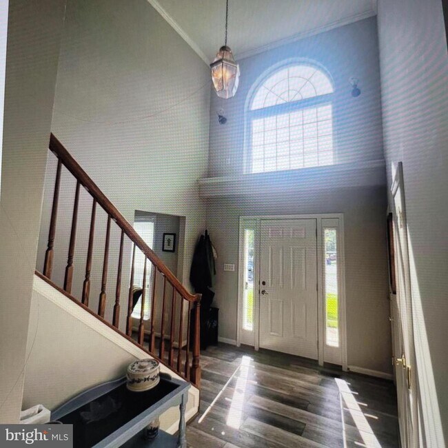 Building Photo - 506 Summervale Ct