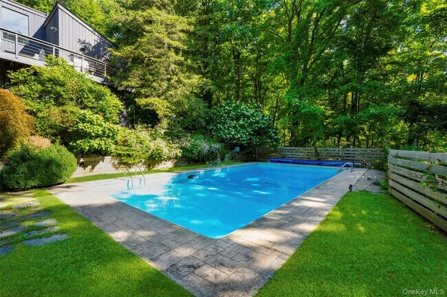 Building Photo - 33 Dry Pond Rd