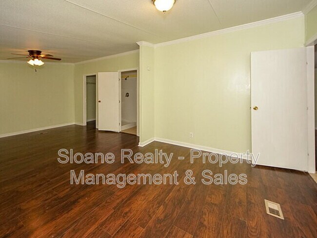 Building Photo - 3184 Sanders Rd