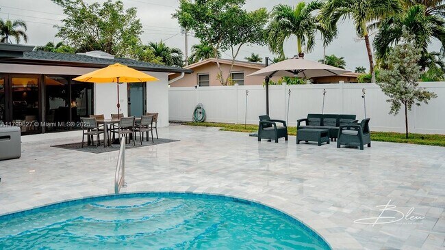 Building Photo - 2506 Bimini Ln
