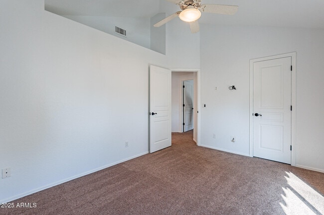 Building Photo - 7240 N Dreamy Draw Dr