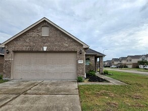 Building Photo - 5231 Lagoon Ct