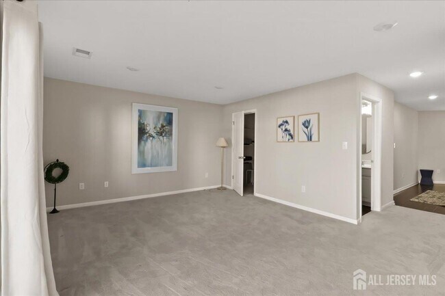 Building Photo - 905 Chalmers Ln