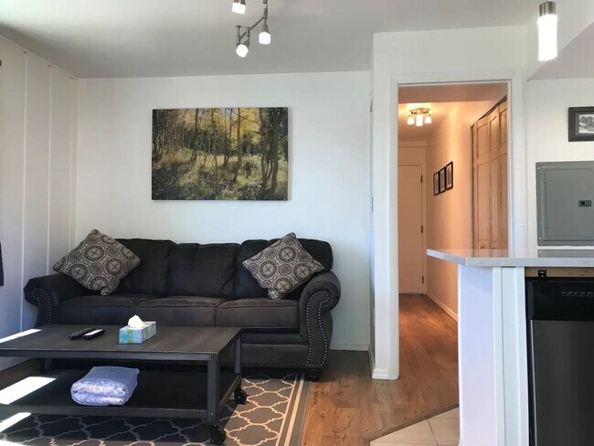 Building Photo - Long Term Rental- Summit Yacht Club 51