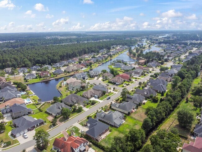 Building Photo - 9060 Abingdon Dr