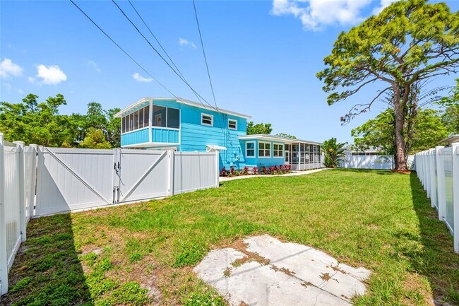 Building Photo - 255 37th St N
