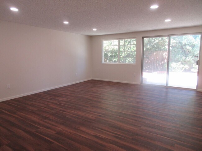 Building Photo - Duggan Property Management, Inc presents, Gorgeous home in Porter Ranch On Braemore Rd.