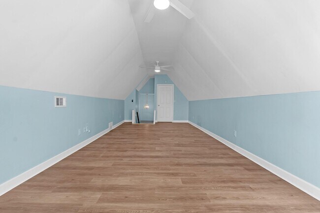 Building Photo - Charming Arlington Home with Modern Upgrades