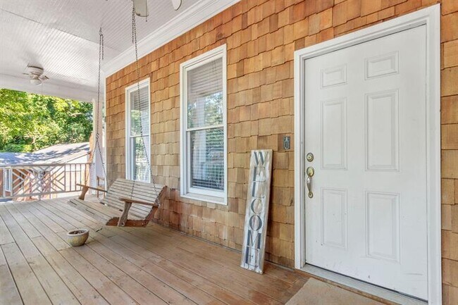 Building Photo - 65 Claire Dr SE