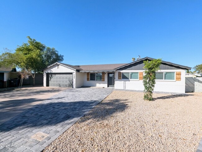 Building Photo - 121 N Flint Cir